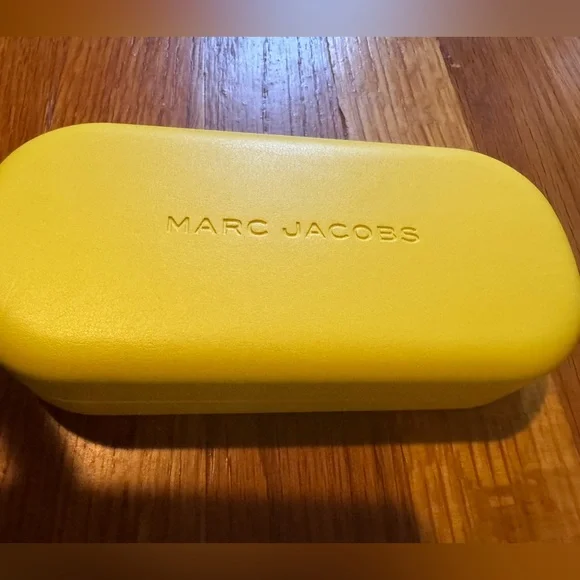 New Marc Jacobs Brown Tortoise Sunglasses - with Case and Cloth display picture 1